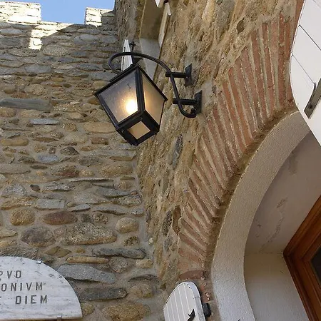 Le Castell Du فندق مبيت وإفطار *